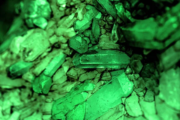 Diottasi Verde Quarzo Smeraldo Minerale Grezzo Sulla Parete Concetto Eminerazione — Foto Stock