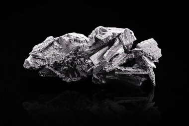 Hessite telluride diilverın mineral halidir, nispeten nadir bulunan bir sülfür.