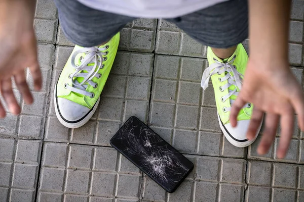 Young Child Breaking Cell Phone Device Dropped Floor Screen Shattered — Stock Photo, Image