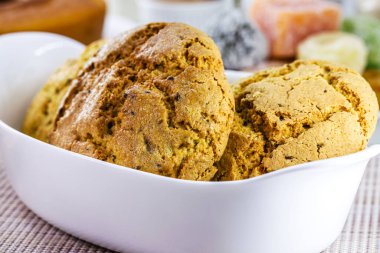 Broa, geleneksel olarak Portekiz ve Brezilya 'da yapılan bir mısır ve buğday ekmeği türüdür. Mısır, buğday veya mısır unu karışımı ile yapılır..