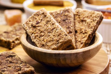 Pacoca, Haziran ve Temmuz aylarındaki kırsal partilerden tipik Brezilya fıstığı şekeri.