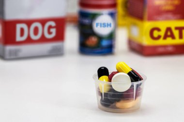 Veteriner hapları ya da ilaçlar, evcil hayvan ilaçları, hayvan takviyesi ya da vitaminler