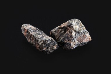 granit ya da ezilmiş taş, kaldırım ve inşaat endüstrisinde endüstriyel olarak kullanılan cevher.