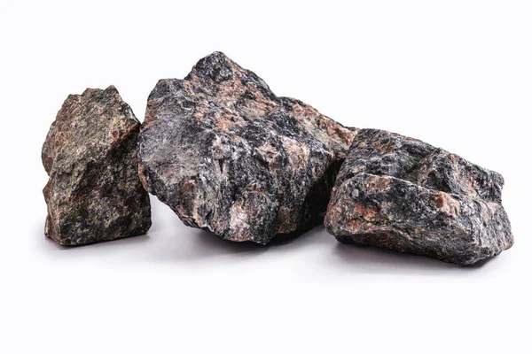 İnşaat sektöründe kullanılan taş, taş ya da kaya parçaları. Pedrisco veya ezilmiş taş, ağla ezilmiş taştır.