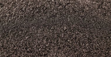 Plazma kaplama için kromit kum kumu, çelik akı üretimi için temel hammadde ve parça kalıpları alanında kullanılan dökümhane endüstrisi.