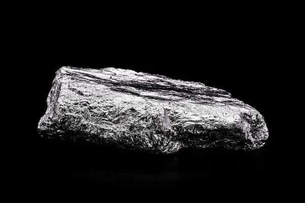 platinum nugget, noble metal, used in the production of catalysts, luxury jewelry, dense, malleable and ductile chemical element, is a transition metal