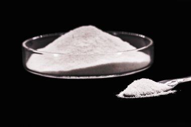 Hidrolize Kolajen Tozu, laboratuarda gıda endüstrisinde kullanılmak üzere ilaç ürünü, izole edilmiş arka plan ve kopyalama alanı