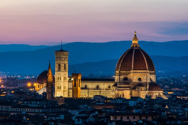  Santa Mara del Fiore Katedrali ve panoramik. Floransa, İtalya.