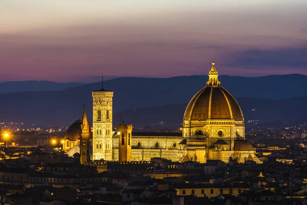  Santa Mara del Fiore Katedrali ve panoramik. Floransa, İtalya.