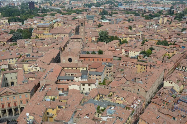 Bolonya 'nın panoramik manzarası. İtalya.