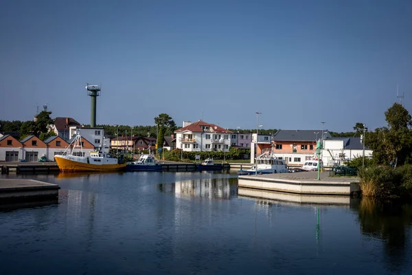 Dziwnow, Polonya - 10 Eylül 2021: Limanda balıkçı tekneleri.