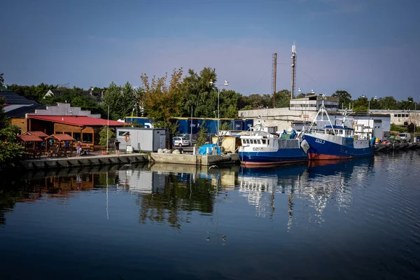 Dziwnow, Polonya - 10 Eylül 2021: Limanda balıkçı tekneleri.