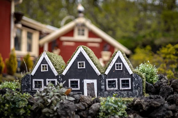 Hafnarfjordur Islândia Setembro 2021 Três Casas Elfos Negros Pequenas Casas — Fotografia de Stock