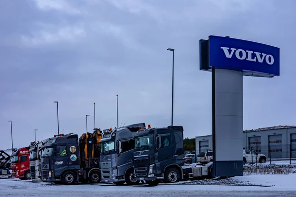 Reykjavik Islandia Enero 2022 Una Columna Con Logotipo Volvo Car — Foto de Stock