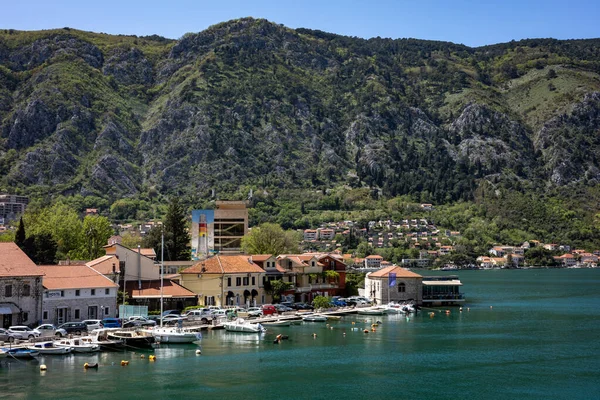 Kotor Montenegro Abril 2022 Navegadores Iates Lanchas Pequenos Barcos Pesca — Fotografia de Stock