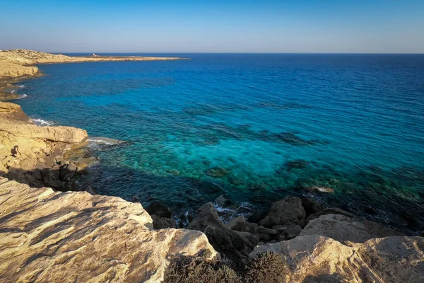 Pohled Moře Útesy Modré Laguny Cape Greco Kypr — Stock fotografie