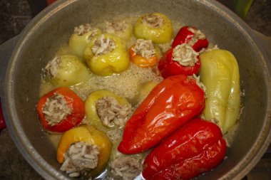 Biberler et ve pirinçle doldurulmuş. 