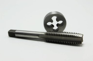 Metal için vurur ve ölür, vida ve cıvatalar için iplik için 