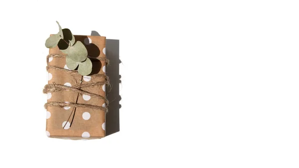 Handmade Gift Kraft Paper Tied Wide Twine Decorated Dry Flowers — Fotografia de Stock