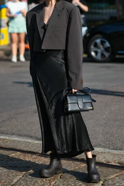 Milánó Olaszország Szeptember 2021 Street Style Outfit Divatos Hosszú Szatén — Stock Fotó