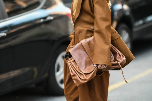 Milão Itália Setembro 2021 Roupa Estilo Rua Mulher Elegante Vestindo — Fotografia de Stock