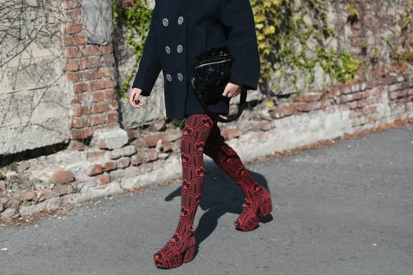 Milan Itálie Září 2021 Pouliční Outfit Módní Žena Kostýmu Prada — Stock fotografie