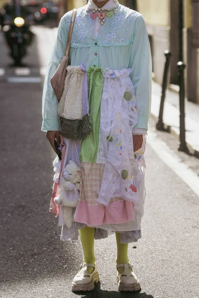 Milán Italia Septiembre 2021 Traje Calle Mujer Con Atuendo Moda — Foto de Stock