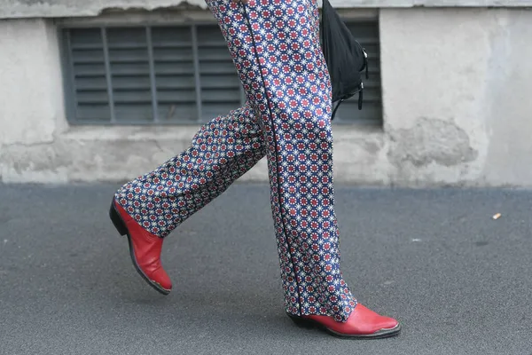 Milão Itália Setembro 2021 Roupa Rua Homem Vestindo Uma Roupa — Fotografia de Stock