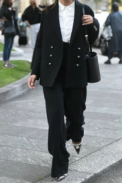 Мілан Італія Вересня 2021 Року Вуличний Одяг Жінка Модним Одягом — стокове фото