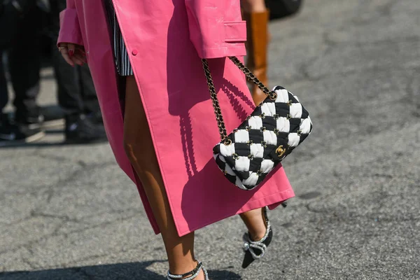 Milan Italy September 2021 Street Style Outfit Fashionable Woman Wearinga — Stock Photo, Image