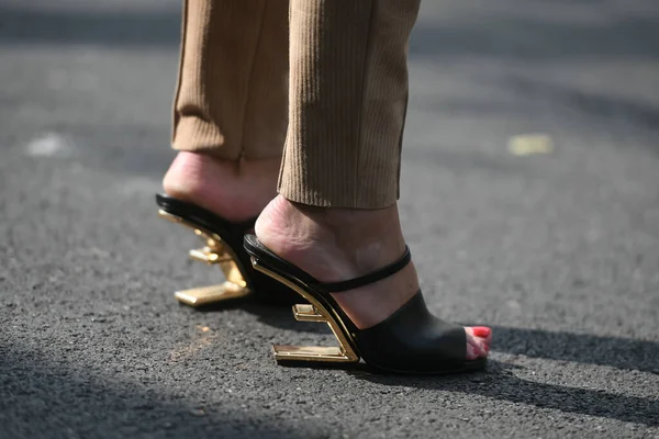 Милан Италия Сентября 2021 Года Уличный Наряд Модная Женская Обувь — стоковое фото