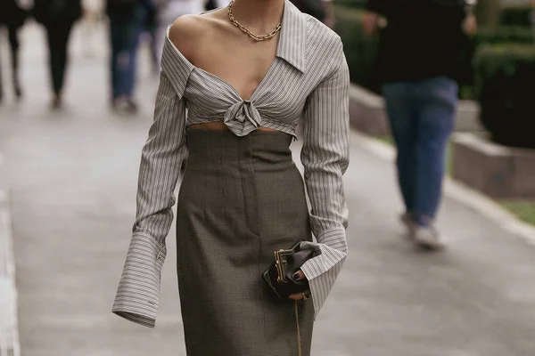 Milão Itália Setembro 2021 Roupa Estilo Rua Mulher Elegante Vestindo — Fotografia de Stock