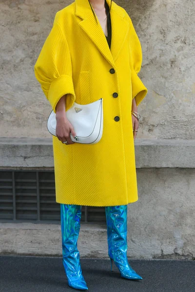 Milánó Olaszország Szeptember 2021 Street Style Outfit Divatos Visel Sárga — Stock Fotó