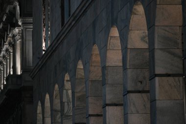 Milano 'daki bir binanın mimari detayları..