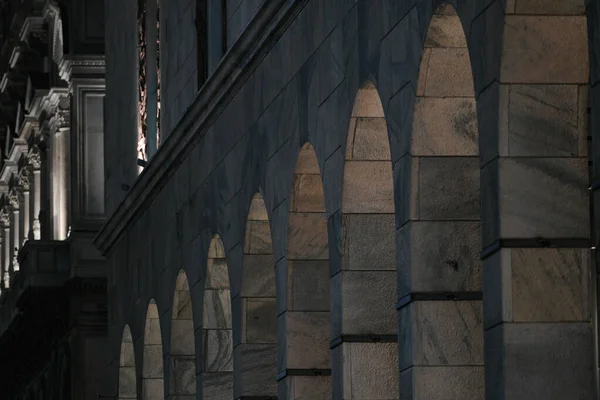 Milano 'daki bir binanın mimari detayları..