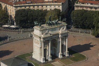Sonbaharda yukarıdan Milan manzarası.