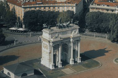 Sonbaharda yukarıdan Milan manzarası.