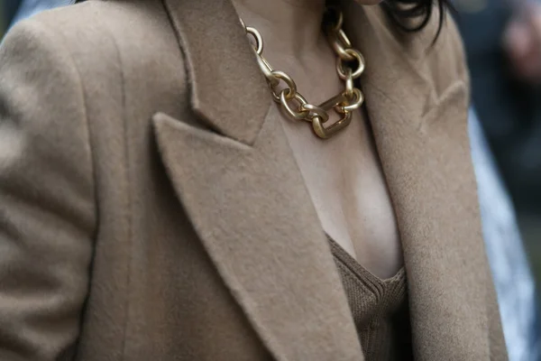 Street Style Outfit Kvinna Bär Ljusbrun Färg Rock — Stockfoto