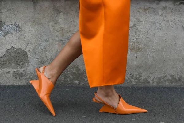 Milan Italy February 2022 Elegant Woman Wearing Orange Long Dress — Foto de Stock