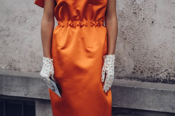 Milan Italy February 2022 Elegant Woman Wearing Orange Long Dress — Stockfoto