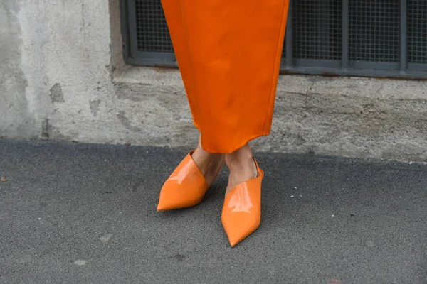 Milan Italy February 2022 Elegant Woman Wearing Orange Long Dress — Fotografia de Stock