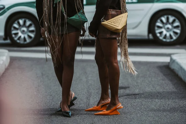 Milan Italy February Street Style Outfit Girls Wearing Prada Purses — Stock Photo, Image