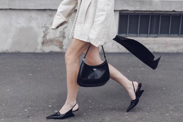 Milano Italien Februari Street Stil Kvinna Bär Grädde Läder Jacka — Stockfoto