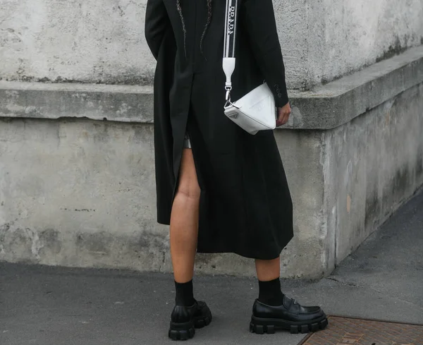 Milan Italie Février Street Style Femme Portant Une Chemise Jaune — Photo