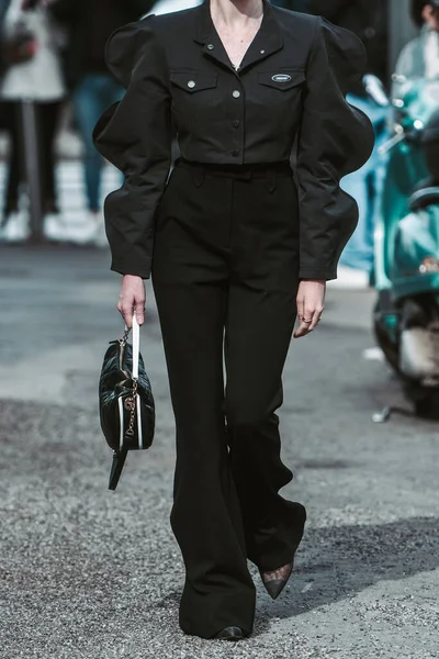 Milan Italie Février Street Style Femme Portant Une Élégante Tenue — Photo