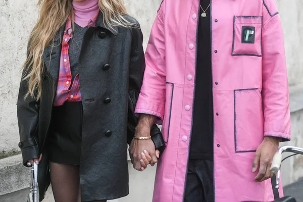 Mailand Italien Februar Straßenstil Passendes Paar Prada Outfit — Stockfoto