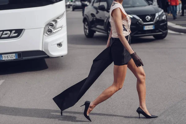 Milan Italy February Street Style Woman Wearing Pale Beige Sleeveless — Stock Photo, Image