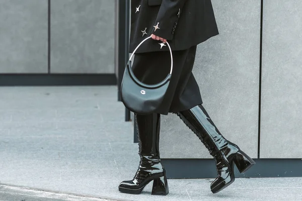 Milano Italien Februari Street Stil Matchande Par Bär Svarta Kläder — Stockfoto