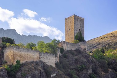 Cazorla kasabasının yukarısındaki Yedra şatosunun yakınında.