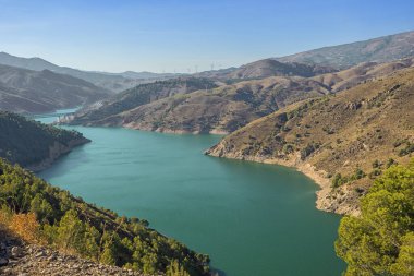 Rio Guadalfeo ve Rio Izbor ile birlikte öğleden sonra saatlerinde 